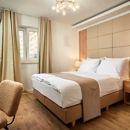 לינה וארוחת בוקר Ibella Boutique 4*