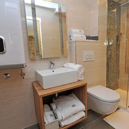 לינה וארוחת בוקר Ibella Boutique 4*